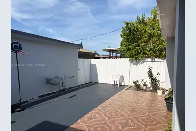 734 E 39th St, Hialeah, FL 33013 - Photo 57