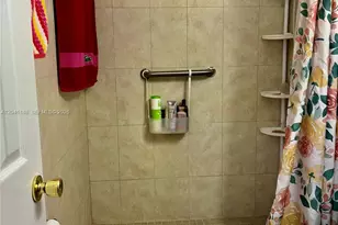 734 E 39th St, Hialeah, FL 33013 - Photo 25