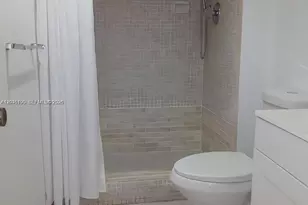 1300 St Charles Pl, Pembroke Pines, FL 33026 - Photo 7