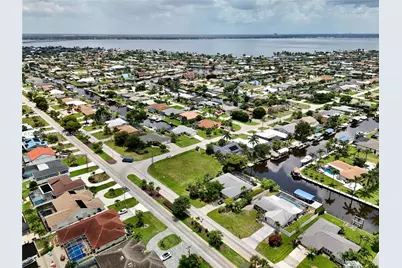 2014 Everest Pkwy, Cape Coral, FL 33904 - Photo 5