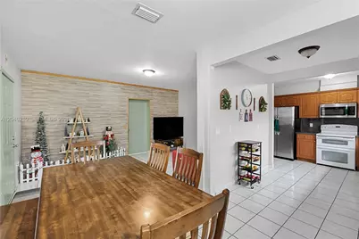 2818 SW 2nd St, Miami, FL 33135 - Photo 23