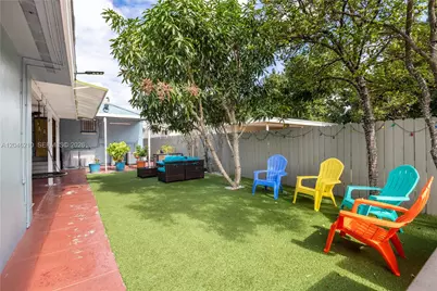2818 SW 2nd St, Miami, FL 33135 - Photo 9