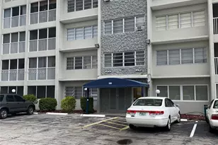 330 SE 2nd St, Hallandale Beach, FL 33009 - Photo 27