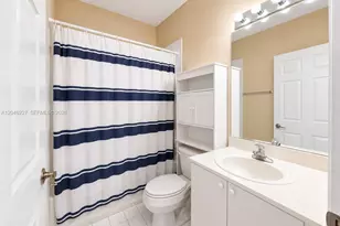 8526 NW 107th Passage, Doral, FL 33178 - Photo 7