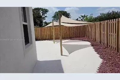 2439 NW 131st Cir, Miami, FL 33167 - Photo 5