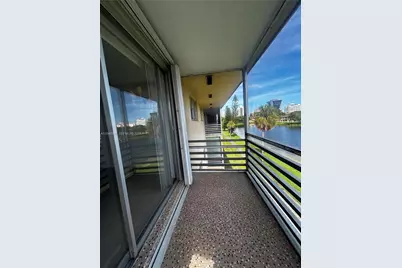 2880 NE 203rd St #B25, Aventura, FL 33180 - Photo 5