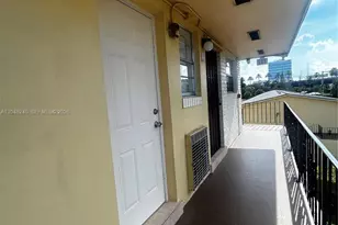 2880 NE 203rd St, Aventura, FL 33180 - Photo 21