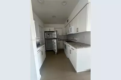 2880 NE 203rd St #B25, Aventura, FL 33180 - Photo 11