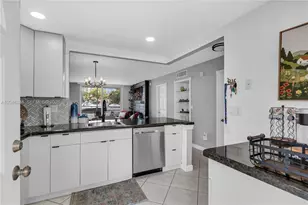 3849 NE 169th St, North Miami Beach, FL 33160 - Photo 15