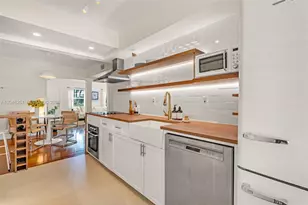 915 8th St, Miami Beach, FL 33139 - Photo 15