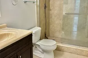9411 Evergreen Pl, Davie, FL 33324 - Photo 11