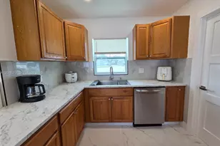 305 SE Airoso Blvd, Port Saint Lucie, FL 34983 - Photo 13