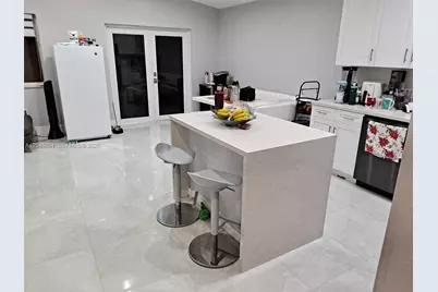 8814 NW 109th Ter, Hialeah Gardens, FL 33018 - Photo 7