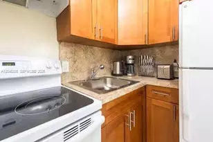 7904 West Dr, North Bay Village, FL 33141 - Photo 9