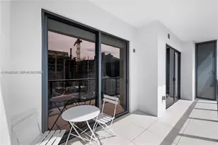239 SW 9th St, Miami, FL 33130 - Photo 11