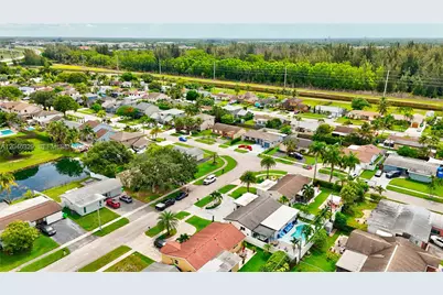 11370 NW 46th Pl, Sunrise, FL 33323 - Photo 47