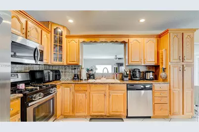 11370 NW 46th Pl, Sunrise, FL 33323 - Photo 21