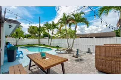 11370 NW 46th Pl, Sunrise, FL 33323 - Photo 3