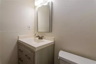 8900 Washington Blvd, Pembroke Pines, FL 33025 - Photo 9
