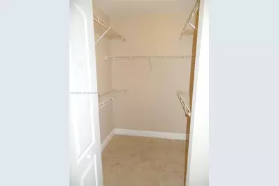 2811 N Oakland Forest Dr #205, Oakland Park, FL 33309 - Photo 9