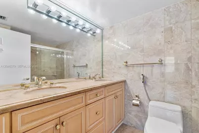 18031 Biscayne Blvd #1401, Aventura, FL 33160 - Photo 21