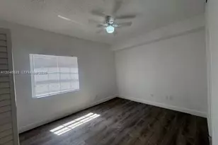 18336 NW 68th Ave, Hialeah, FL 33015 - Photo 9