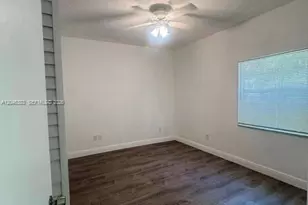 18336 NW 68th Ave, Hialeah, FL 33015 - Photo 5