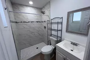 600 N 70th Terrace, Hollywood, FL 33024 - Photo 9