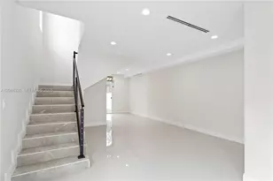 1252 NW 39th St, Miami, FL 33142 - Photo 11