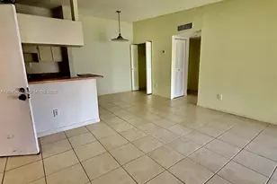 809 NE 199th St, Miami, FL 33179 - Photo 3