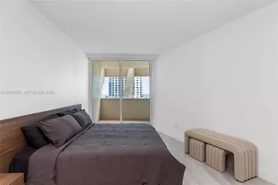 300 S Pointe Dr #907, Miami Beach, FL 33139 - Photo 7