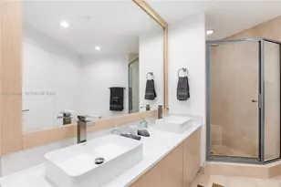 300 South Pointe Dr, Miami Beach, FL 33139 - Photo 49
