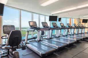 300 South Pointe Dr, Miami Beach, FL 33139 - Photo 59
