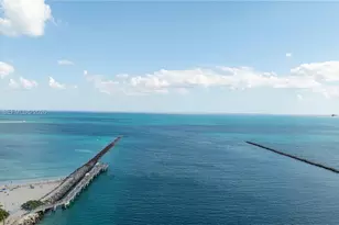 300 South Pointe Dr, Miami Beach, FL 33139 - Photo 19