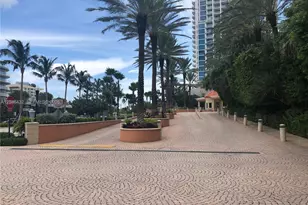 300 South Pointe Dr, Miami Beach, FL 33139 - Photo 53