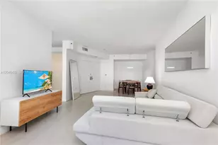 300 South Pointe Dr, Miami Beach, FL 33139 - Photo 9