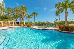 300 South Pointe Dr, Miami Beach, FL 33139 - Photo 65