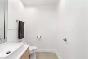 300 South Pointe Dr, Miami Beach, FL 33139 - Photo 57
