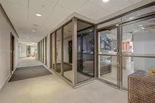 2555 Collins Ave, Miami Beach, FL 33140 - Photo 31