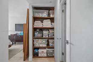 2555 Collins Ave, Miami Beach, FL 33140 - Photo 23