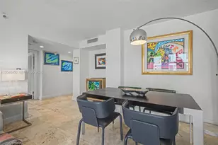 2555 Collins Ave, Miami Beach, FL 33140 - Photo 19