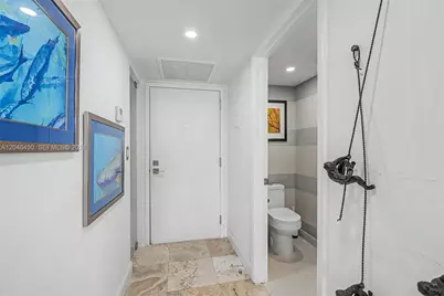 2555 Collins Ave #1814, Miami Beach, FL 33140 - Photo 15