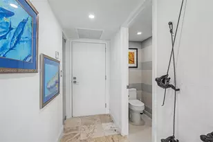 2555 Collins Ave, Miami Beach, FL 33140 - Photo 15