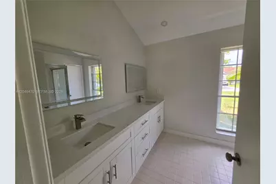 9300 Dunhill Dr, Miramar, FL 33025 - Photo 9