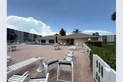 141 SE 3rd Ave #106, Dania Beach, FL 33004 - Photo 5