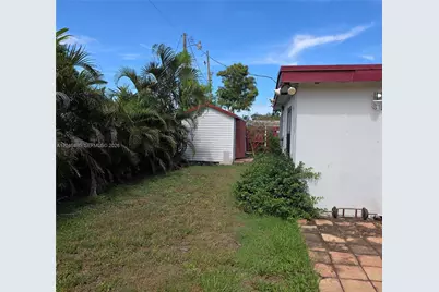 323 NW 4th Pl, Deerfield Beach, FL 33441 - Photo 25