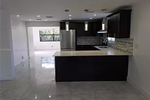 323 NW 4th Pl, Deerfield Beach, FL 33441 - Photo 5