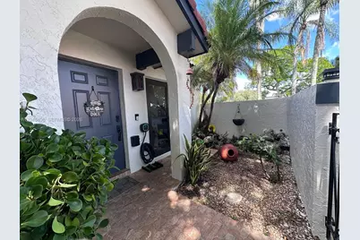 6633 NW 178th Ter, Hialeah, FL 33015 - Photo 3
