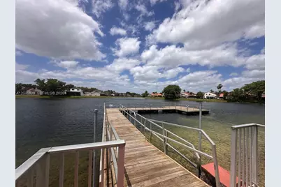 6633 NW 178th Ter, Hialeah, FL 33015 - Photo 37