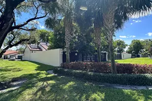 6633 NW 178th Terrace, Hialeah, FL 33015 - Photo 9
